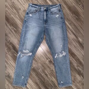 American Eagle Outfitters Light Blue Distressed High Rise Mom Jeans Size 6